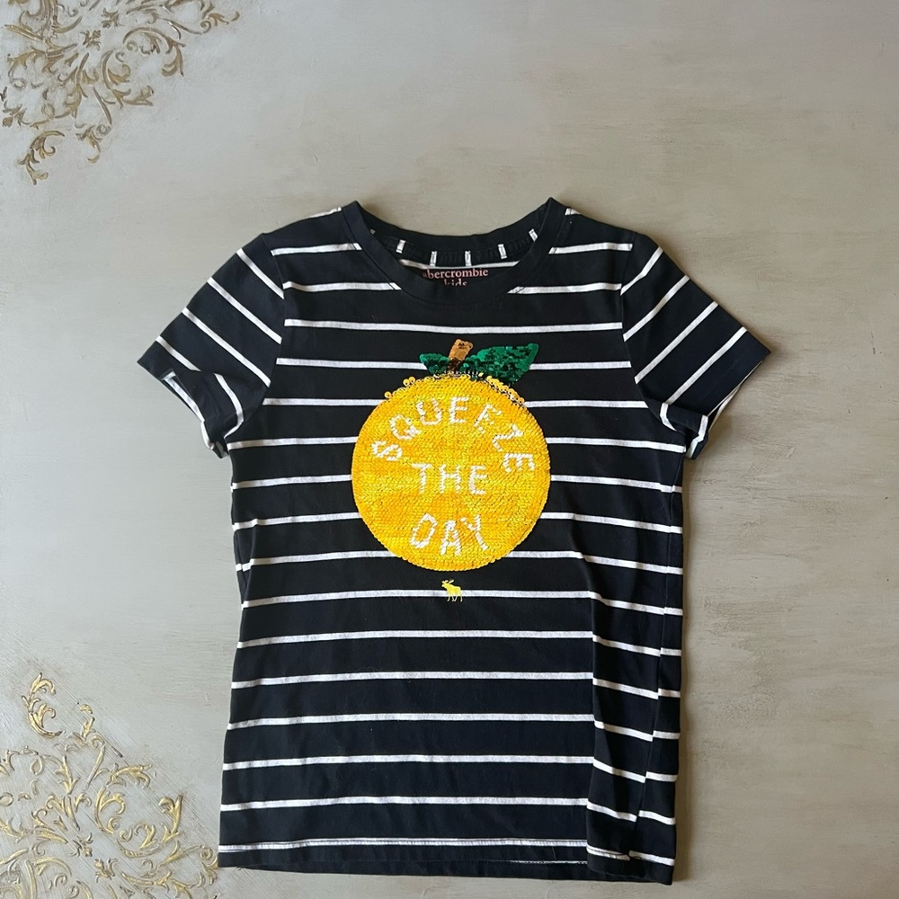 Girl’s Abercrombie tee